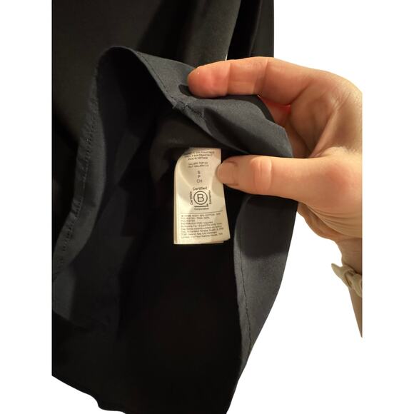 Athleta Women’s "twofer" oxford button up shirt with sweater in black size S - Picture 3 of 4